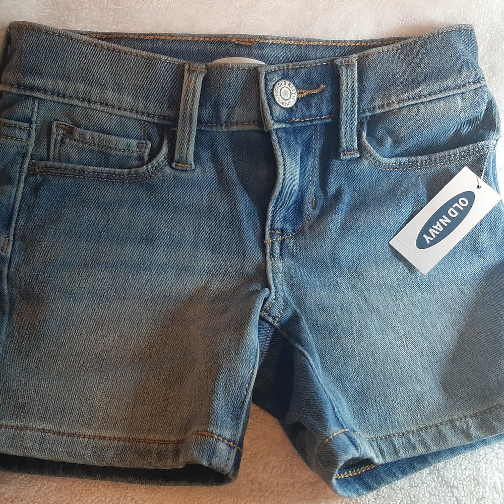Old Navey Girl's Size 6 Brand New Shorts